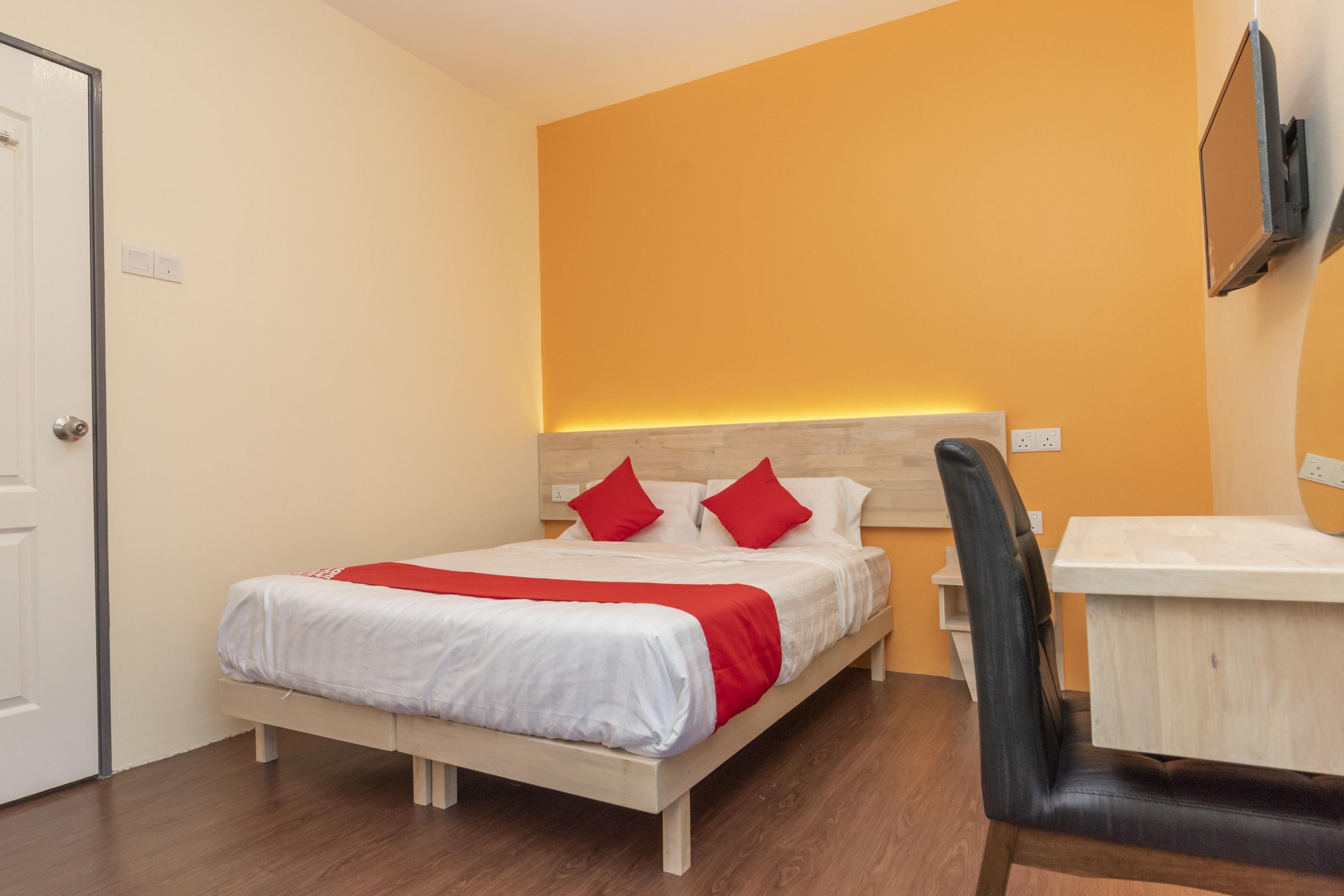 Oyo 778 Bmw 2 Hotel Муар Екстериор снимка