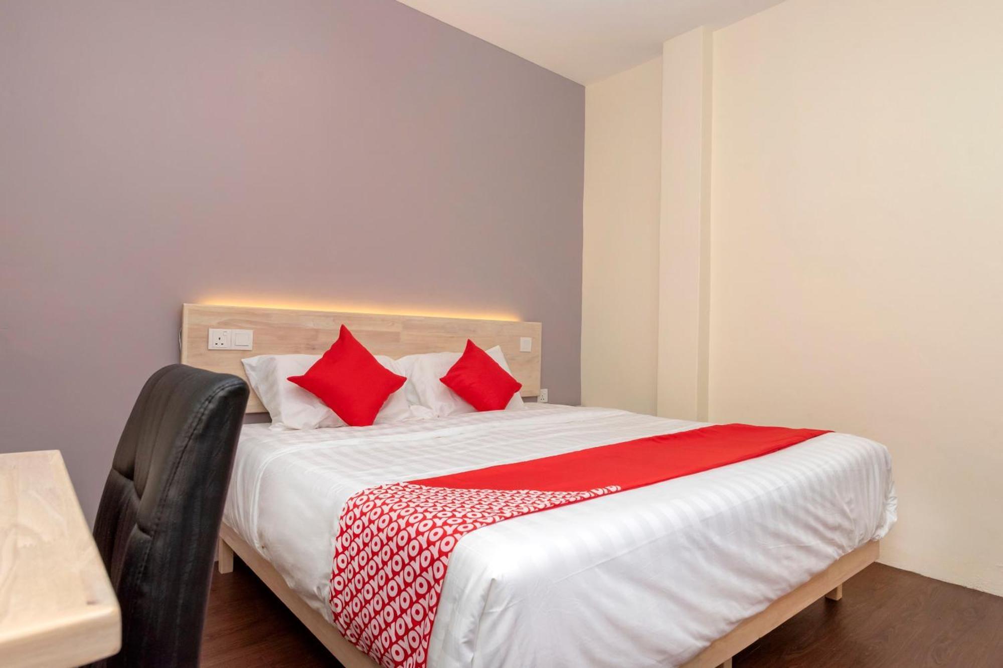 Oyo 778 Bmw 2 Hotel Муар Екстериор снимка