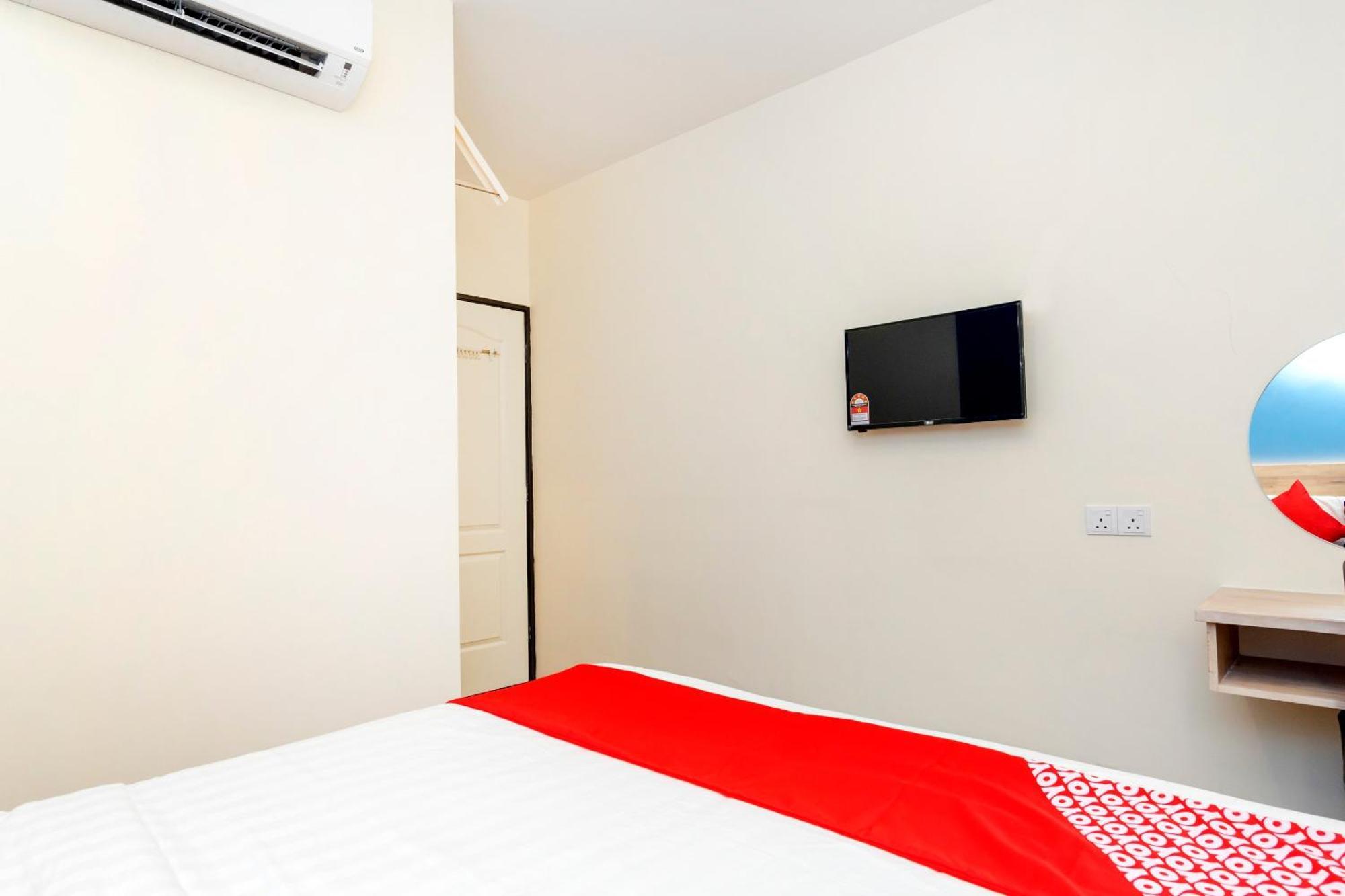 Oyo 778 Bmw 2 Hotel Муар Екстериор снимка