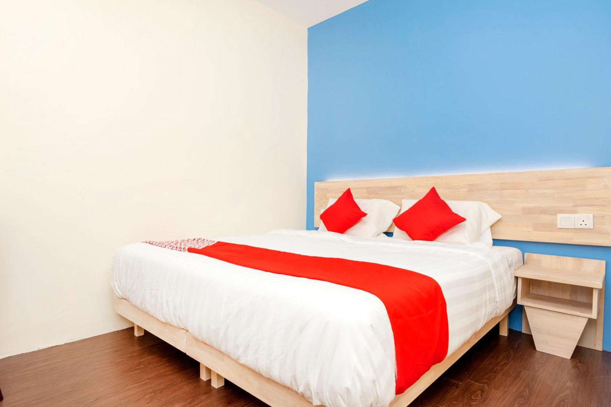 Oyo 778 Bmw 2 Hotel Муар Екстериор снимка